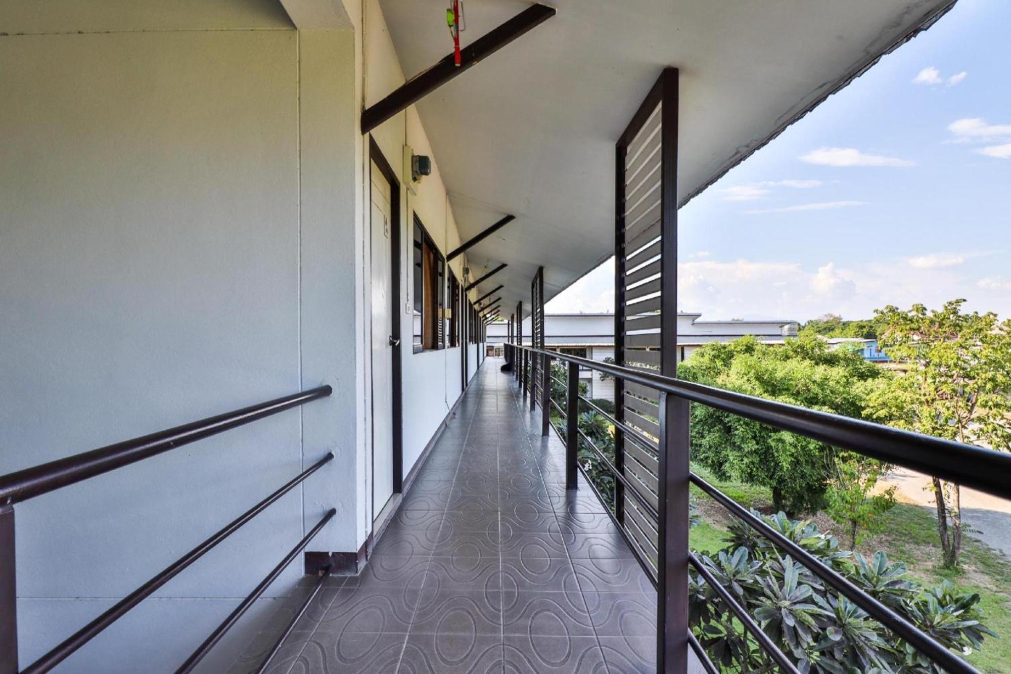 Dnk Baan Suan Otel Lamphun Dış mekan fotoğraf